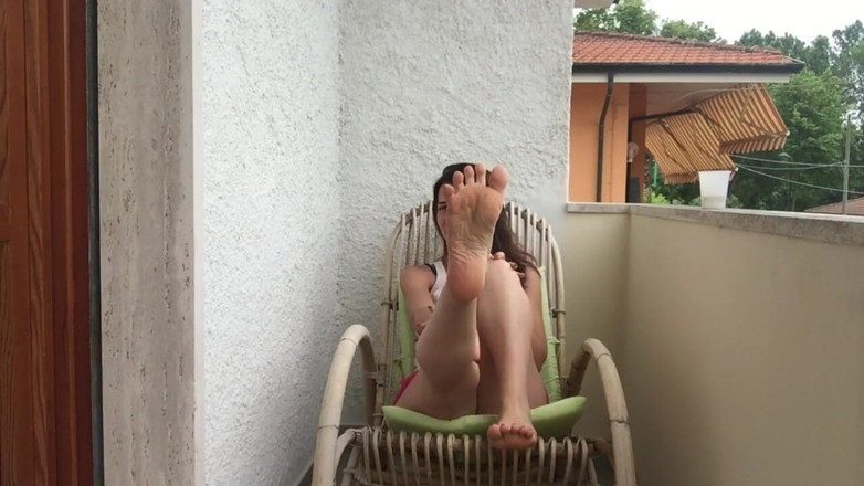 Smokin Fetish: Merokok di balkoni