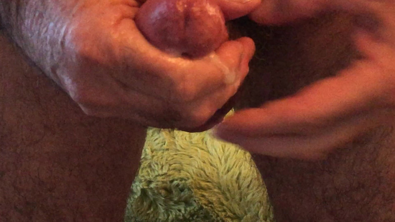 OhTrevor: Daddy Ohtrevor Jacks pancutan mani berkrim tebal dengan zakar tebal...