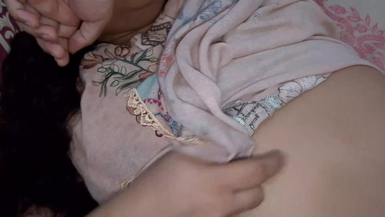 QueenbeautyQB: Vidéo de sexe d’une jolie femme desi indienne sexy