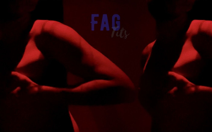 MisterFreak25: 스니커즈 젖탱이 침뱉기