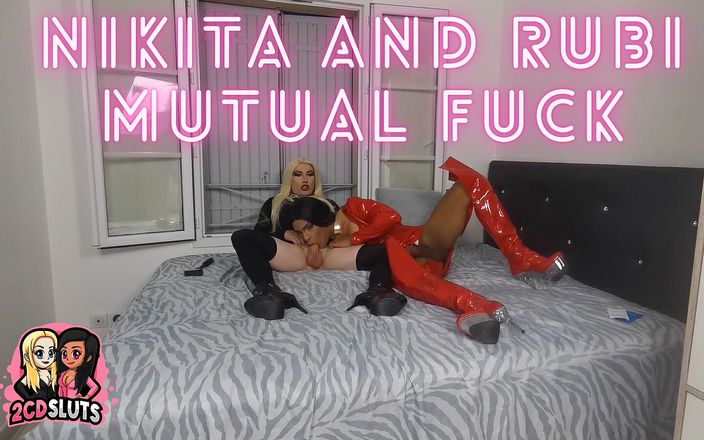 2CD Sluts: Rubi a Nikita si navzájem šukají
