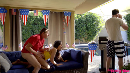 My family pies: Fourth of July Family Fuck - S3:e3
