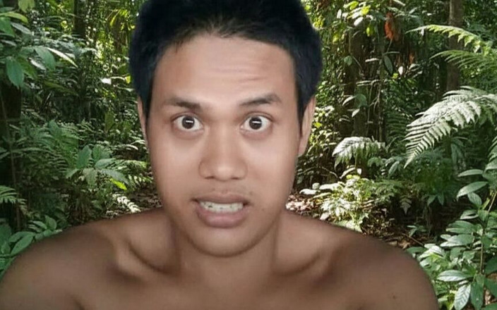 Bad luck: É Bom Quando Eu Uso Sutiã, É Meio Estranho Não Conseguir...