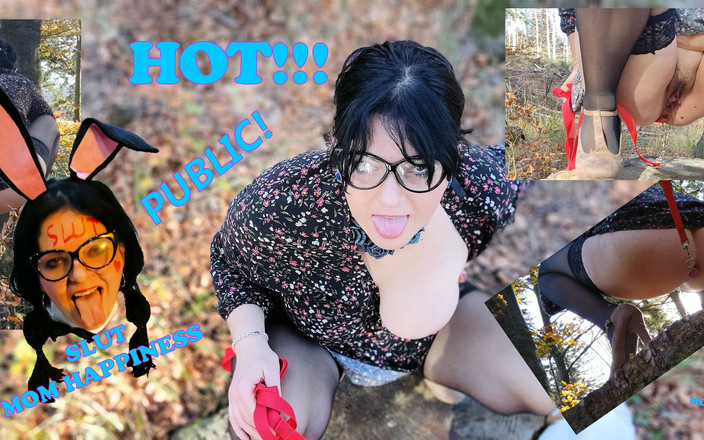 Toilet Mommy: Un plug anale nel culo con un guinzaglio che piscia...