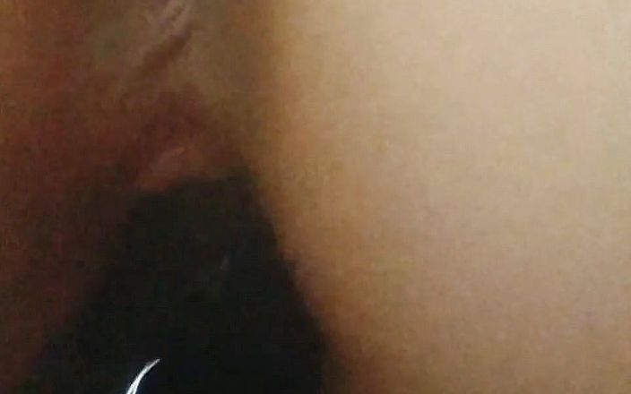 Videos by Ali: Fuck machine and a juicy pussy