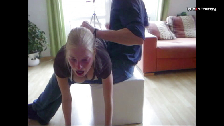 Fuck n Fetish: Aku di-blunder, pak! -Memukul