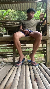 Young Pinoy Twink Jerks off Secretly Outdoors