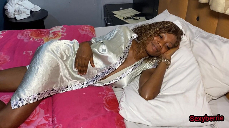 Sexy Berrie: Chytila v domě muggera a ošukala ho!