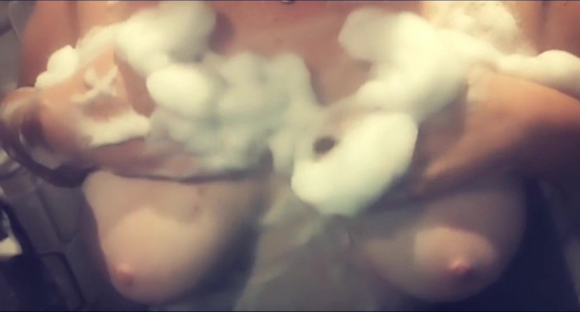 Jmgameplay: Washing and playing hot juicy boobs