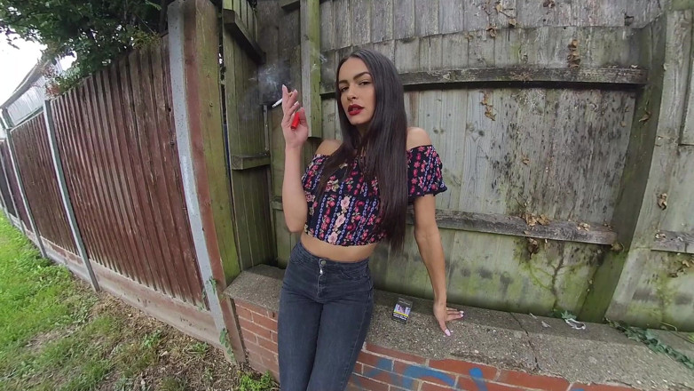 VR smokers HD-2D Videos Only: Kim Model - Dark Jeans
