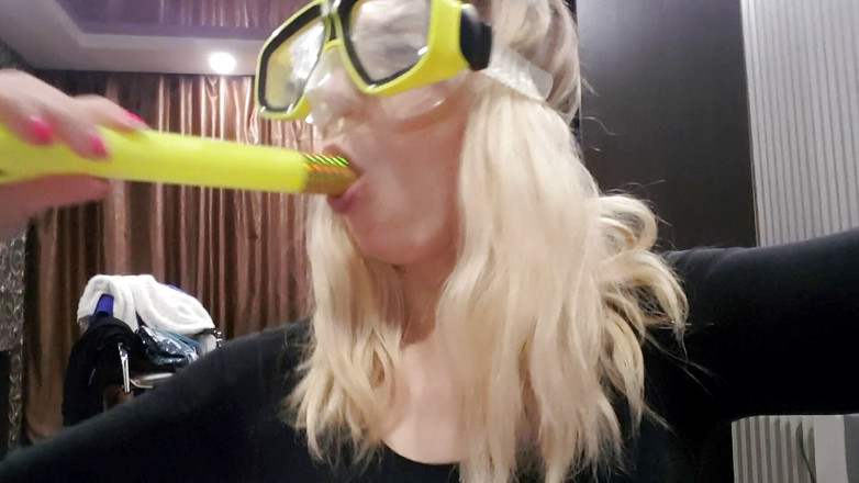 LarisaCum: Maska a šnorchl! Kouřím hluboko