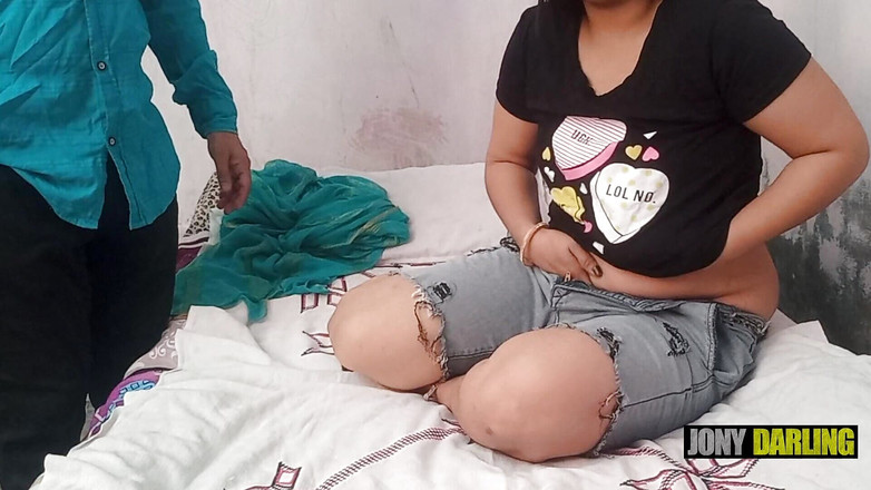 Jony Darling: Падчерка і вітчим вдома одні