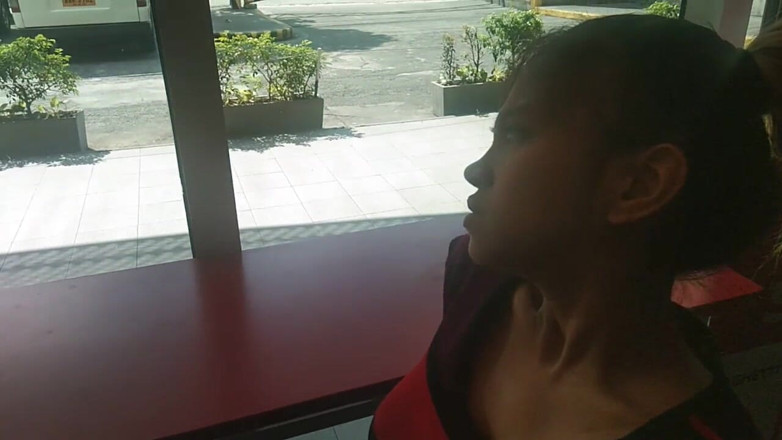 SexyGamingCouple: Esposa embarazada quiere orinar tanto