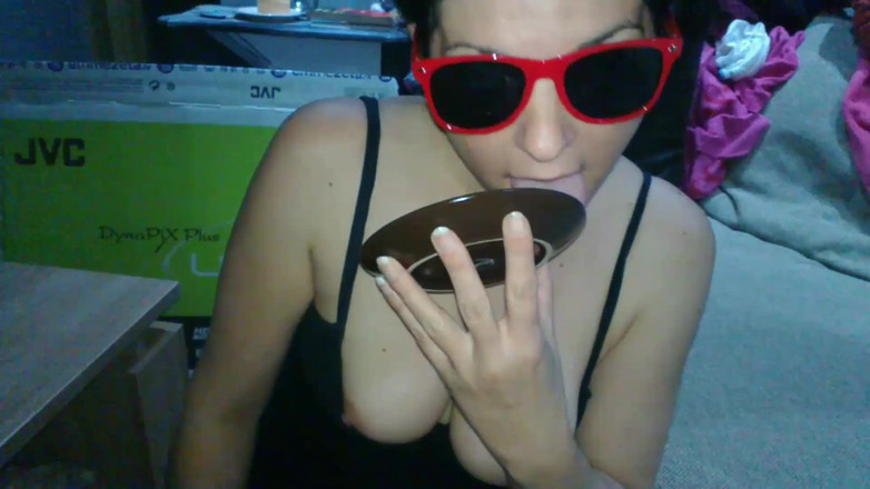 Toilet Mommy: Fantasi Lucah Makanan. Menelan mani