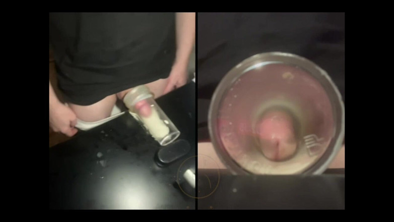 AmateurBoysPissing: 在朋友帮助的肉光中撒尿 第一人称视角