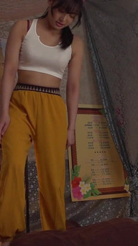 A Massage Girl at a Thai Massage Parlor in Kinshicho, Famous for Its Excessive Closeness, Is Actually Very Weak to Pressure