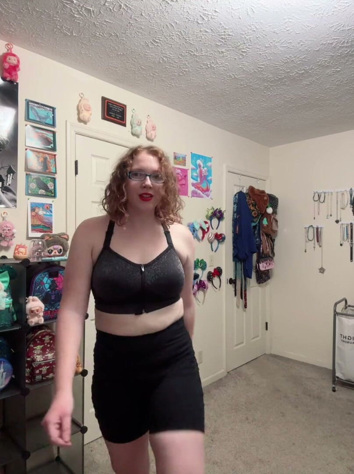 DarlingSweetheart: Ginger Beauty Sexy Workout Routine &amp; Strip