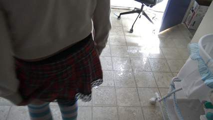 Souzan Halabi: Una studentessa britannica musulmana tocca il cazzo per la prima...