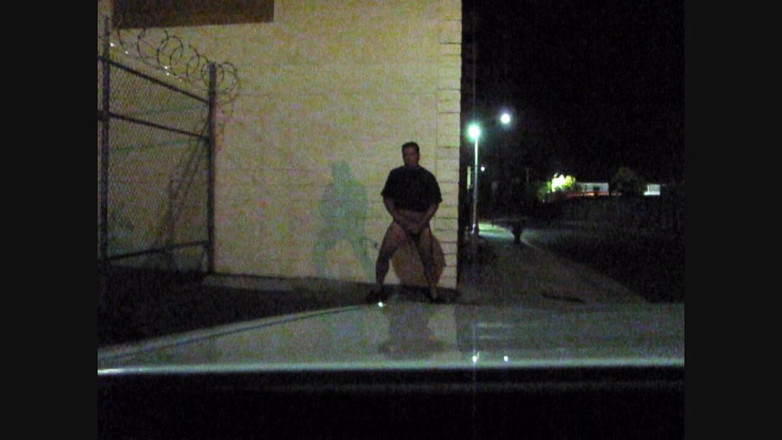 The porky pervert: Gece kaldırım boşalması