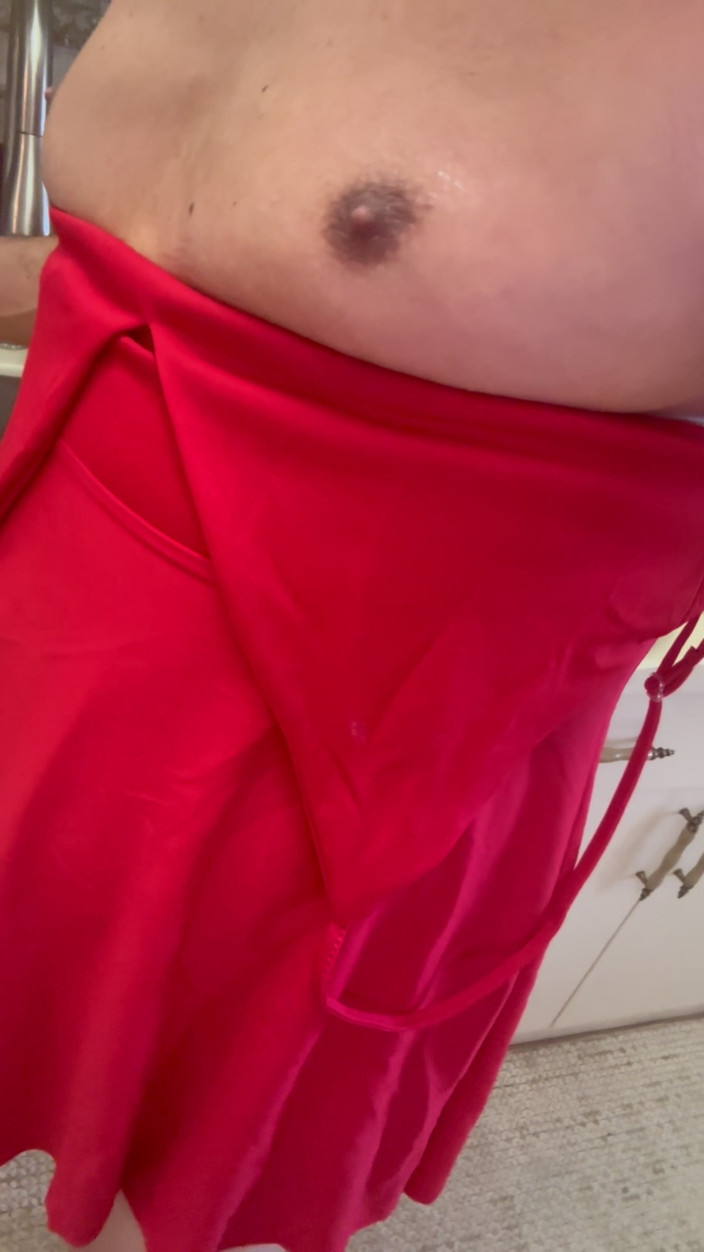 cd_aysemmm: 乳汁从我的流出！我正在成为一个女人