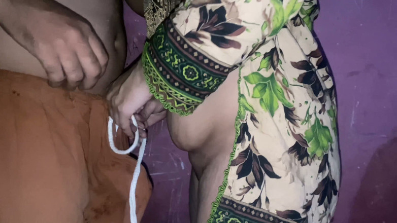 Rabiasex01: Bhabhi-ji mi-a făcut ziua astăzi.