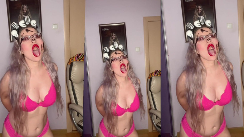 FinDom Goaldigger: 弱虫はあなたのパンティーと給料をこのメガネの女神に属します by フィンダム ゴールディガー