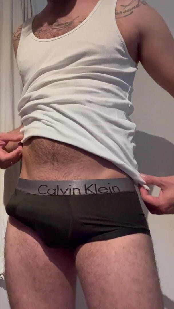 Zaharia: Home alone wank
