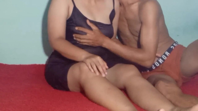 Atiqah jb: Atiqah vykouřila ptáka svého přítele a pak si ho zasunula...