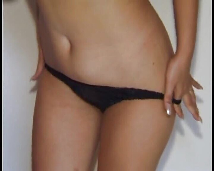 Porno kino: 一个超级丰满的德国荡妇以传教士体位享受坚硬的鸡巴