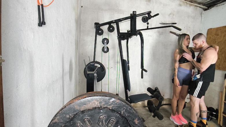 Carmona's films: Il culo grosso dentro la palestra
