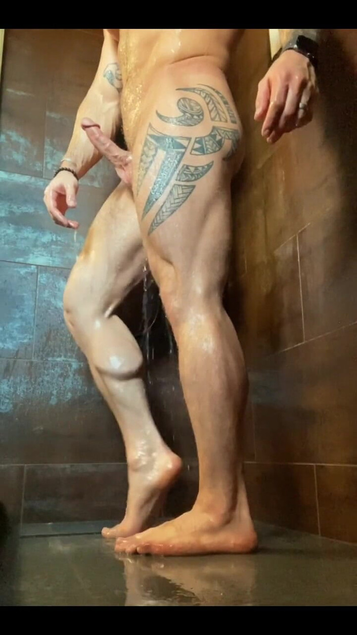 Leo Bayne: Feeling Playful