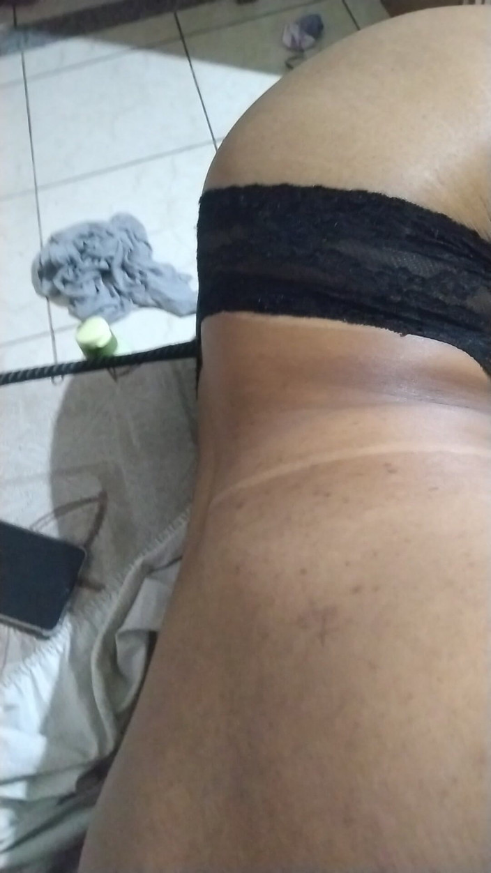 Jr and denies: Suger en mycket välsmakande kuk