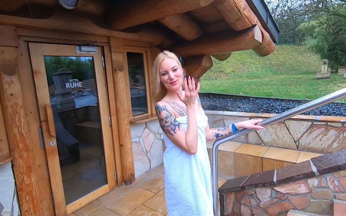 Andy Star: Si jalang kurus seks Jerman Sexsauna Blonde dikongkek sudut pandangan...