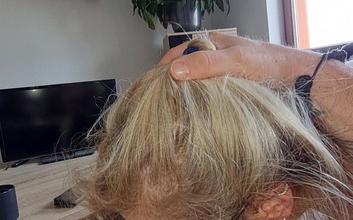 Evi Cum: Juicing in the Morning Deep Blowjob Swallow