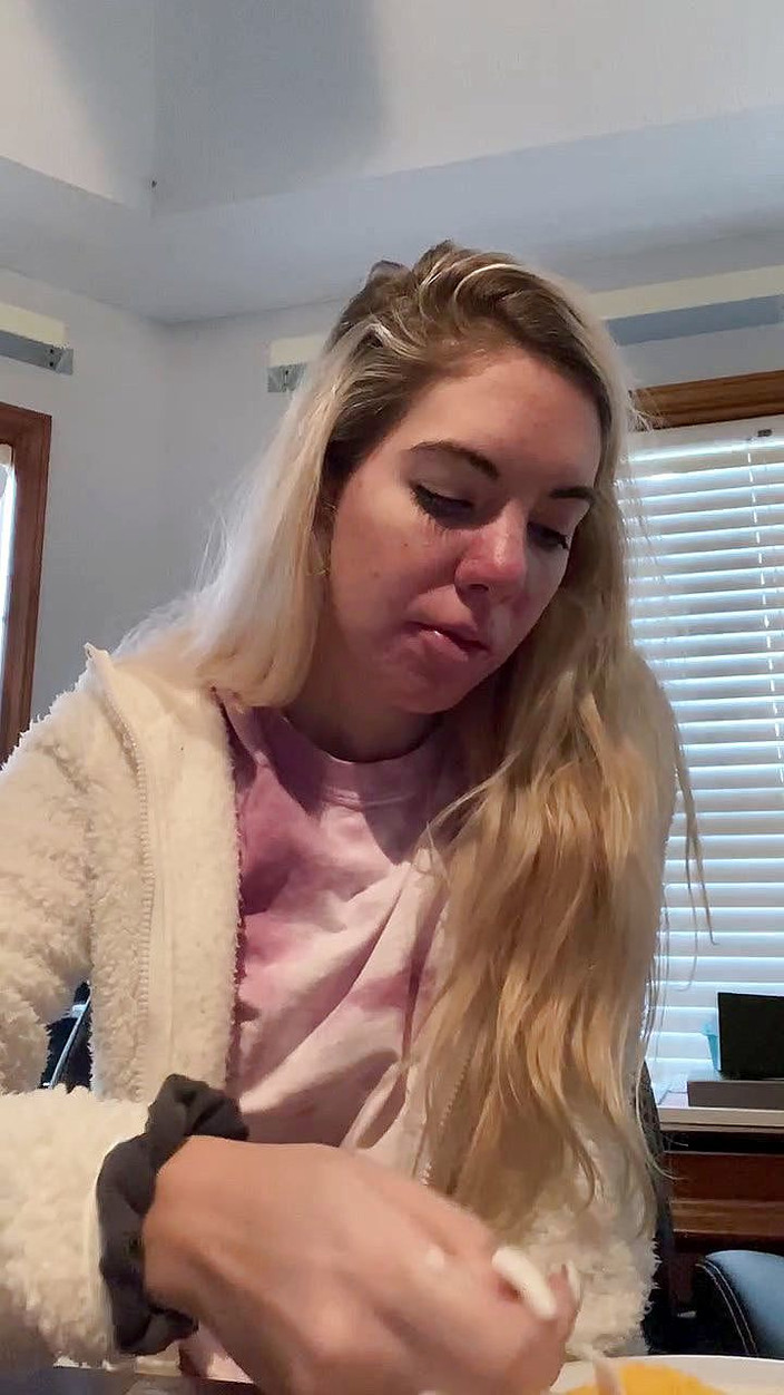 MissAlexiaC: Jedzenie przez 3 minuty