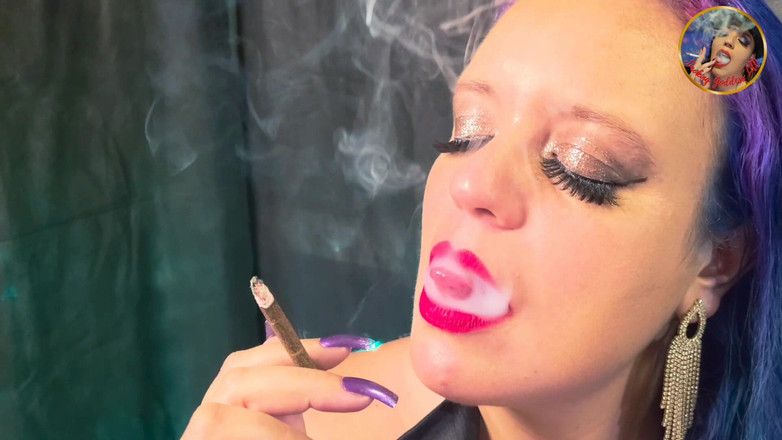 Lilli Cukierek Cox: More120s sexy roken