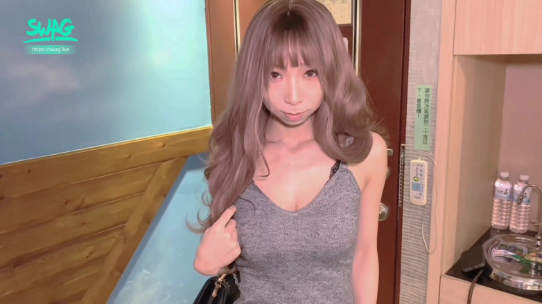SWAG.live: 丰满的亚洲处女被并大量潮吹！