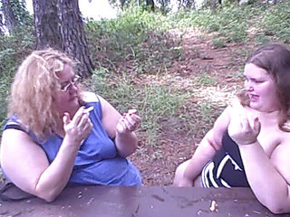 BBW nurse Vicki adventures with friends: Nous 2 grosses nanas vous montrent comment on fumerait sur ta...