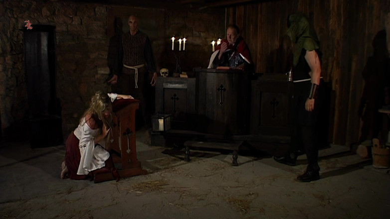 Inquisition and prison world: Rebecca - Menggantung Terbalik Dengan Beban Untuk Dicambuk