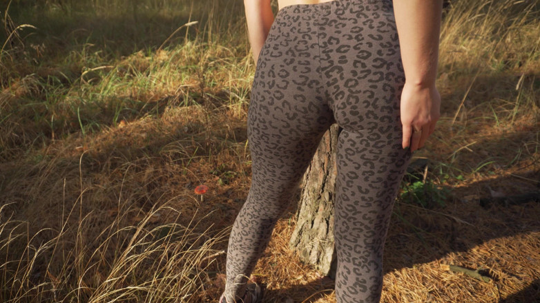 Teasecombo 4K: Máy bay bà già nhỏ nhắn mặc quần legging bó...