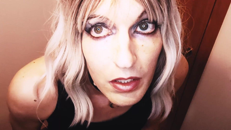 Leona: Femboy onu sikmen için sana yalvarıyor