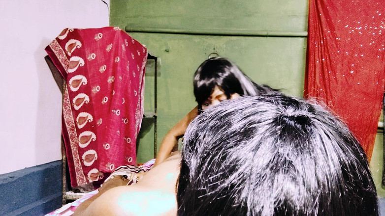 Ayesha_MirzaXPro: Vandaag heeft mijn sletterige Nepalese Bhabhi me volledig geneukt