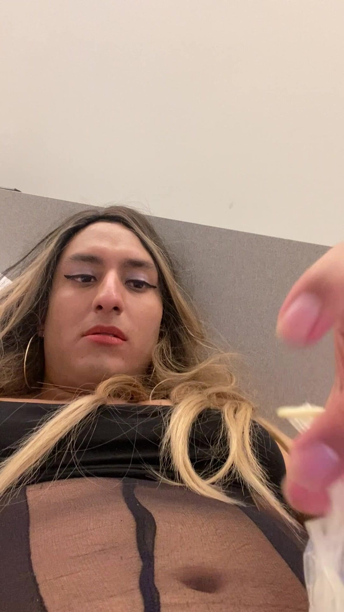 Natalia Valera: 나는 자위하고 내 정액을 마셔