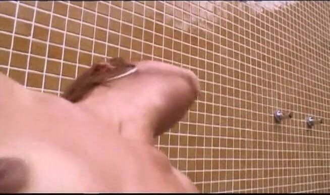 Chicks with Dix: Brünette transe mit kleinen titten bekommt ihr arschloch verwüstet