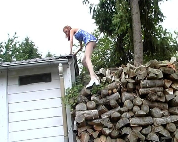 German Amateur Videos: जर्मनी की शौकिया Bae अपने पैरों से लंड हिलाना पसंद करती है