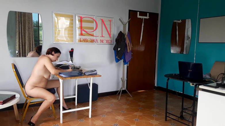 Regina Noir: Naked employee in the office