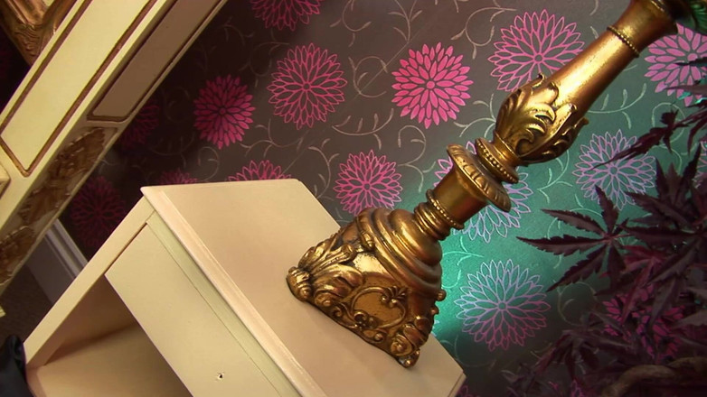 Lesbian Tales: Elle brooks ve jools brooke parmak dillerini ve oyuncakları kullanarak...