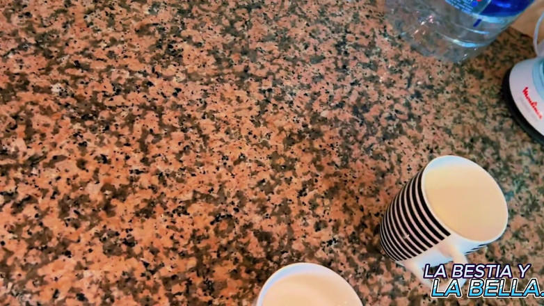 Labestiaylabella: Jiran mengongkek saya di dapur semasa saya memintanya untuk secangkir...