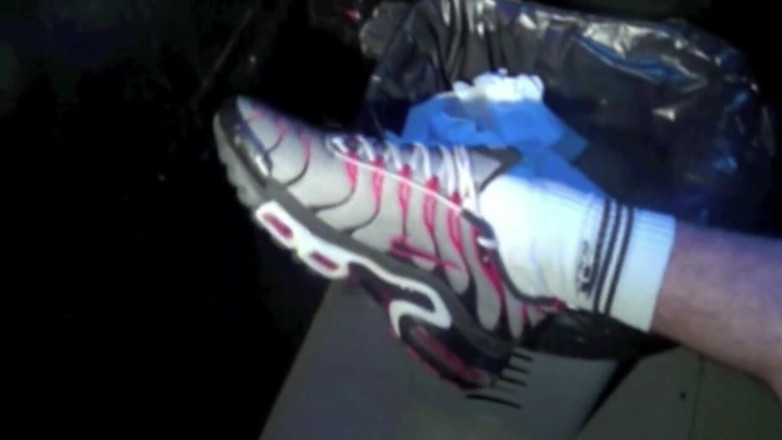 Sneaker Sex Kinky: Feet submission sucking cock
