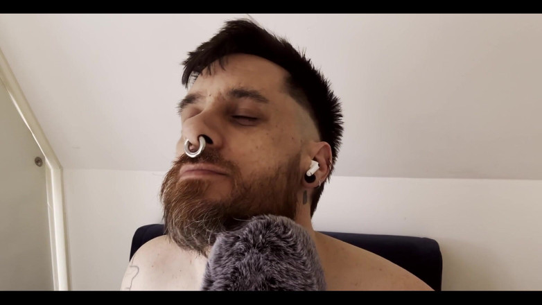 Maxx Obsidian: This Is a Beard Rubbing